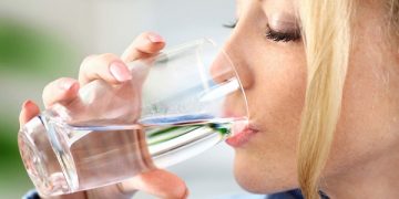 Thường xuyên khát nước có thể là dấu hiệu bệnh gì?