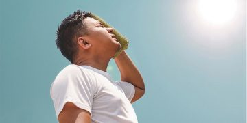 Nguyên nhân nào khiến bạn đau đầu khi nắng nóng?